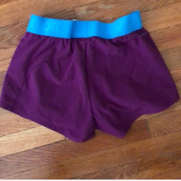 Nike double layer shorts size xs - Picture 2 of 4